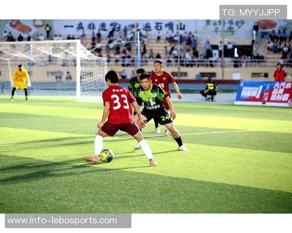 足球22号的传奇旅程：从草根球员到世界舞台的闪耀明星