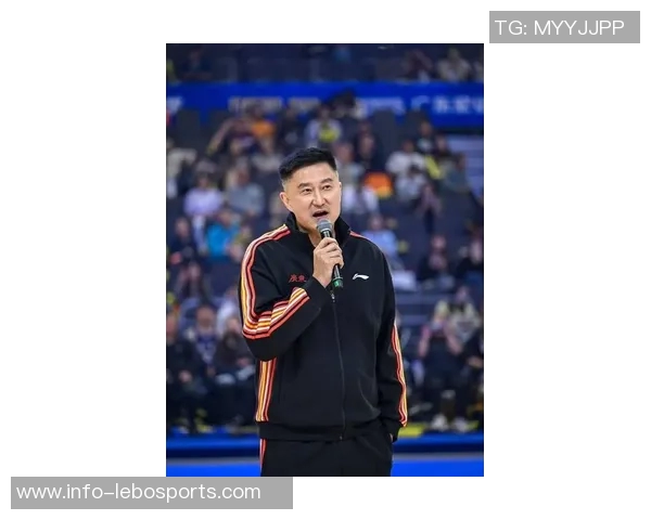 杜锋三后卫战术再遭质疑广东球迷怒斥徐杰还我青春风暴的辉煌岁月